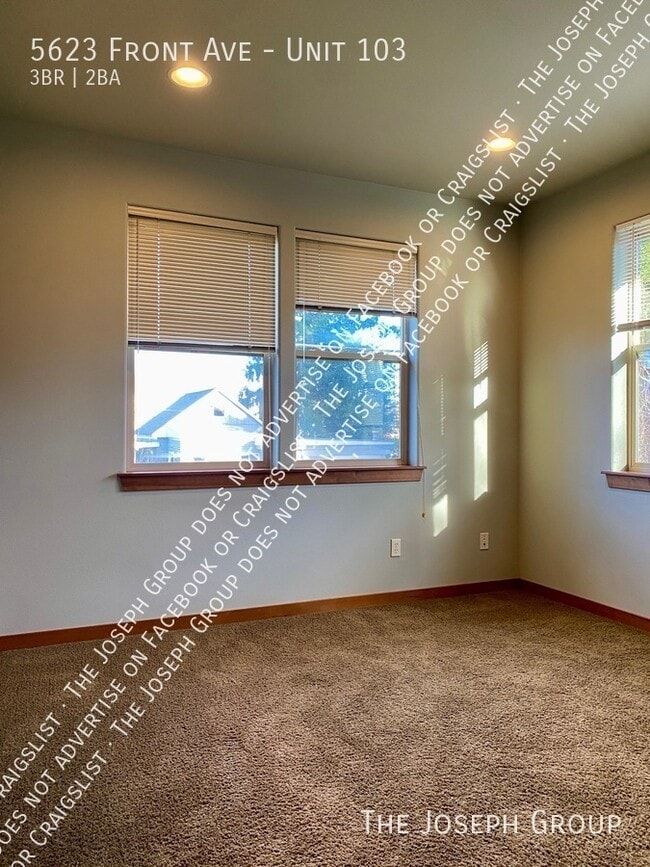 Building Photo - 5623 Front Ave