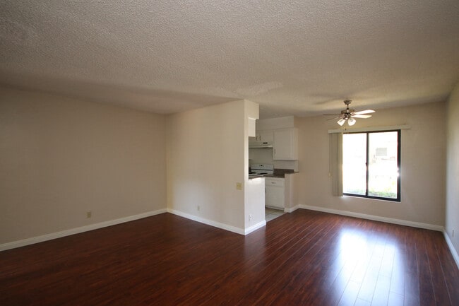 Building Photo - 550 E California Blvd