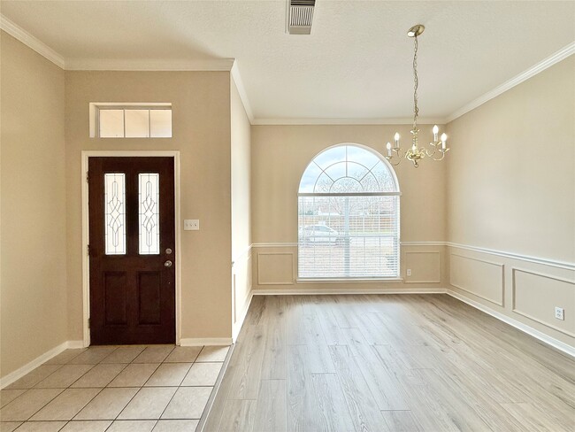 Foto del edificio - 25335 Rayford Crest Dr