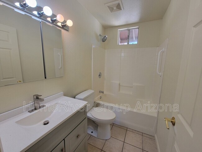 Foto del edificio - 18238 N 41st St