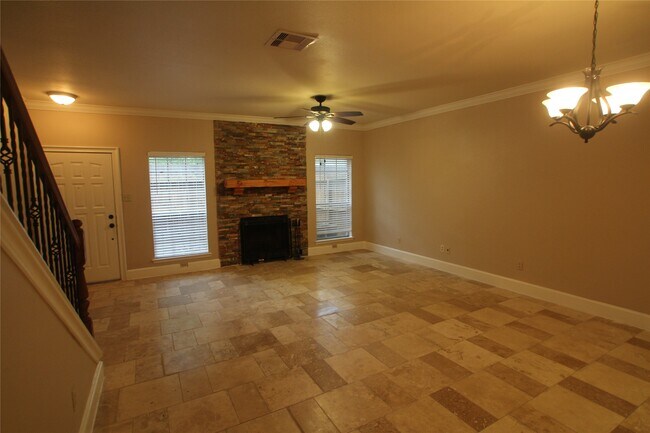 Foto del edificio - 17627 Red Oak Dr