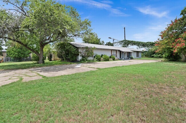 Foto del edificio - 2712 St Edwards Cir