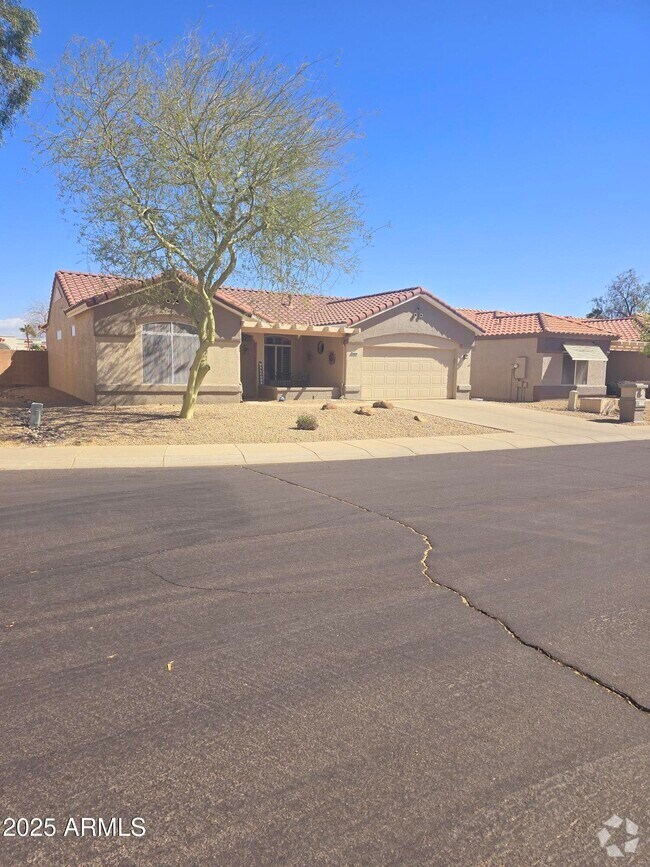 Building Photo - 13636 W Antelope Dr