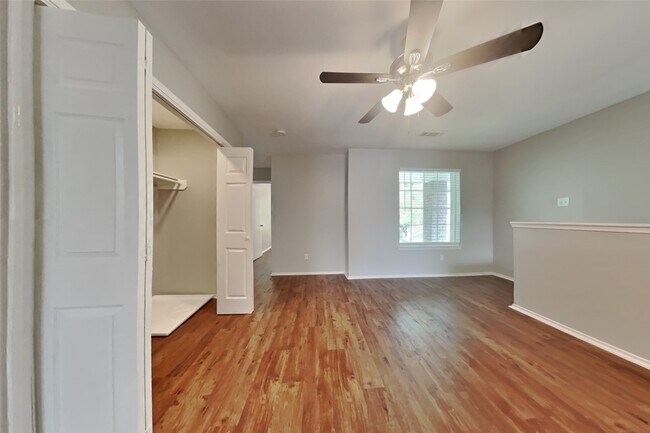 Foto del edificio - 19538 Shady Bank Dr