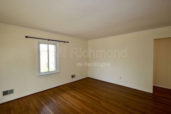 Building Photo - 9107 Mapleview Ave