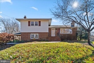 Building Photo - 7107 Tyndale St