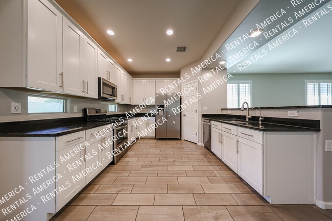 Building Photo - 3366 E Dogwood Pl