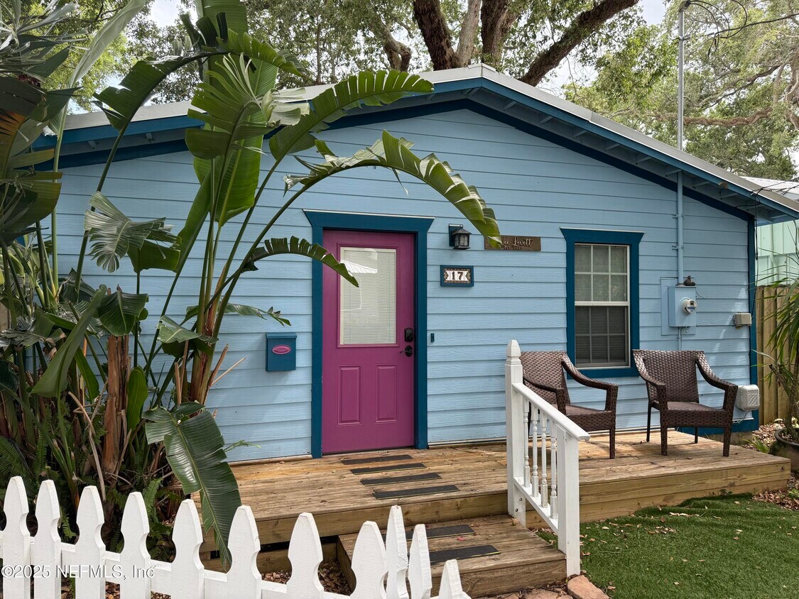 Primary Photo - 17 Lovett St