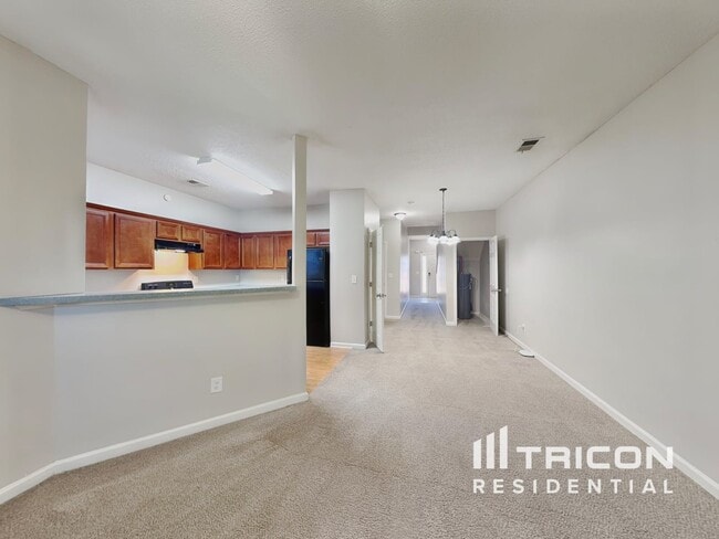 Building Photo - 312 Commons Dr