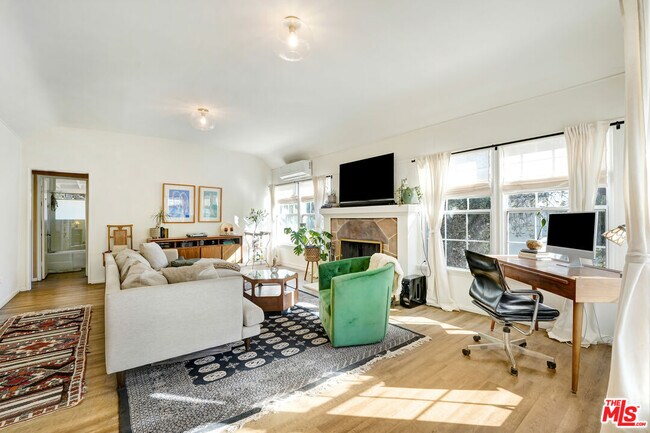 Foto del edificio - 4385 Scandia Way