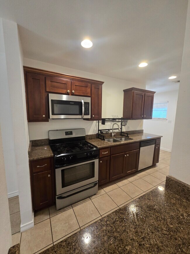 Foto del edificio - 1703 E 16th St