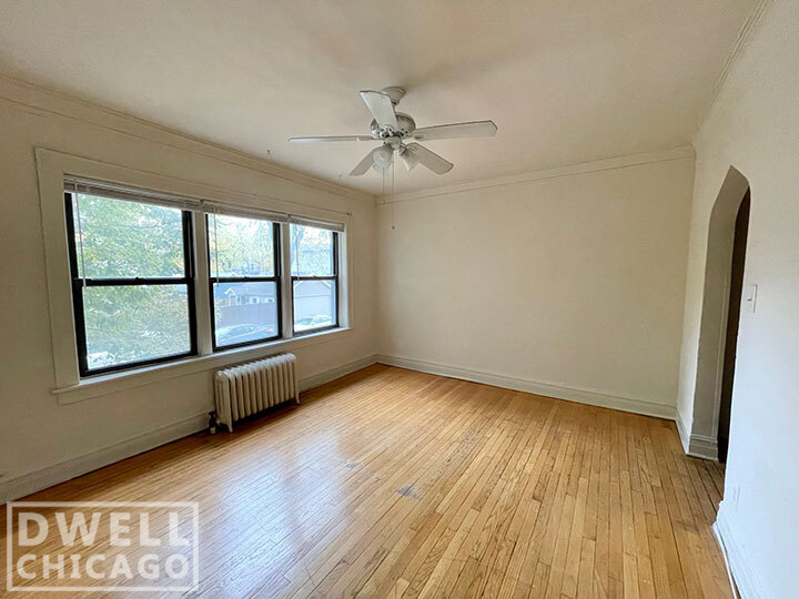 Foto principal - 2950 N Seeley Ave