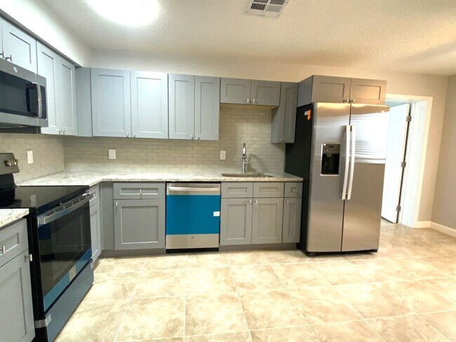 Foto del edificio - Remodeled 3 Bedroom Home with Den!