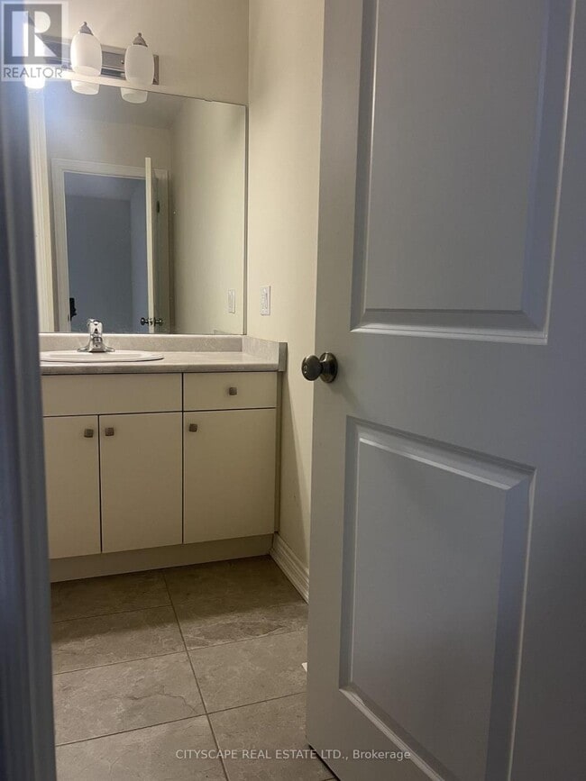 Building Photo - 7768 Ascot Cir