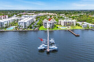 Building Photo - 1206 S Lake Dr