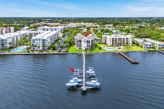 Building Photo - 1206 S Lake Dr