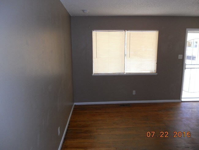 Building Photo - 3360 Delna Dr