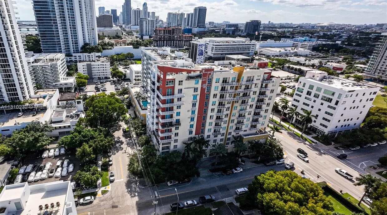 Primary Photo - 2275 Biscayne Blvd Blvd
