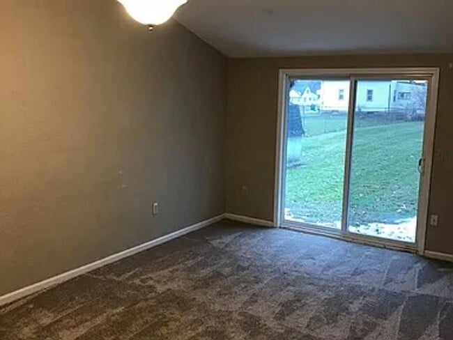 Foto del edificio - Section 8 Approved | Charming 3 Bed / 1 Bath Home in Lansing