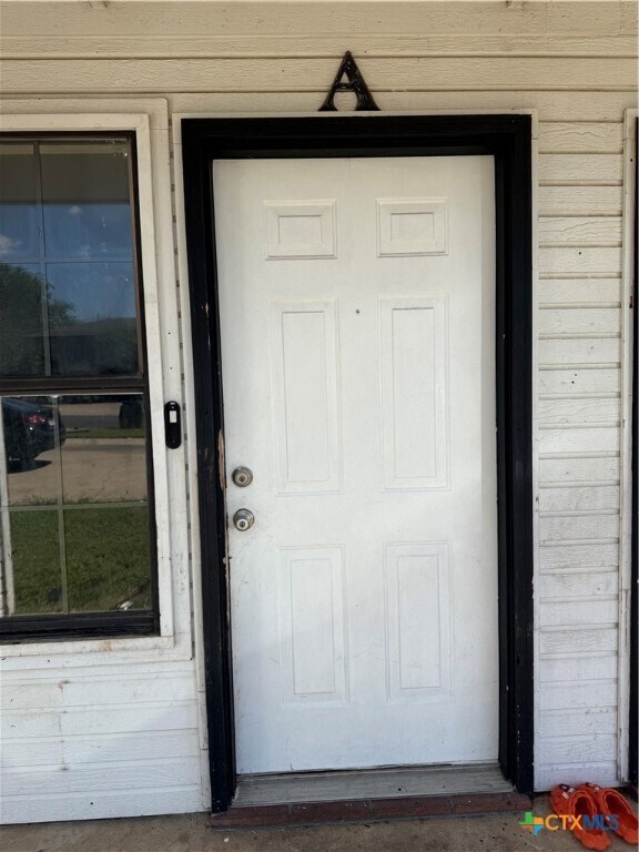 Building Photo - 203 W Mary Jane Dr