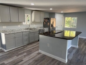 Building Photo - 4240 Rodstol Ln SE