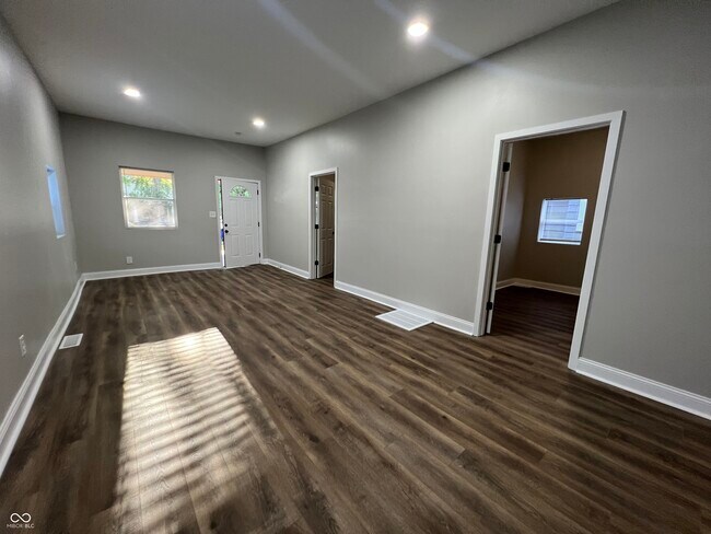 Foto del edificio - 117 N Sheffield Ave