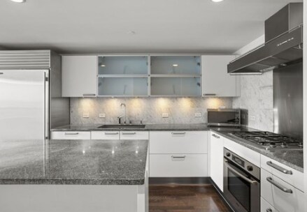 Building Photo - 354 Newbury St