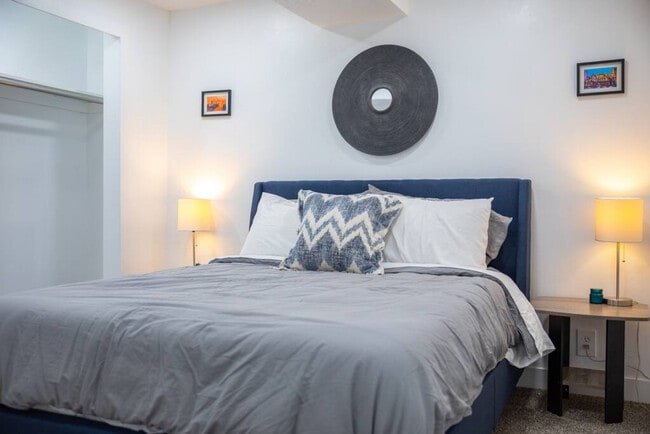 Building Photo - 9949 E Sego Lily Dr