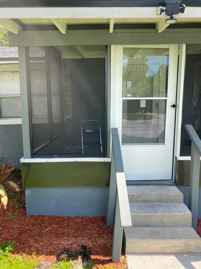 Building Photo - 211 Jane Ave