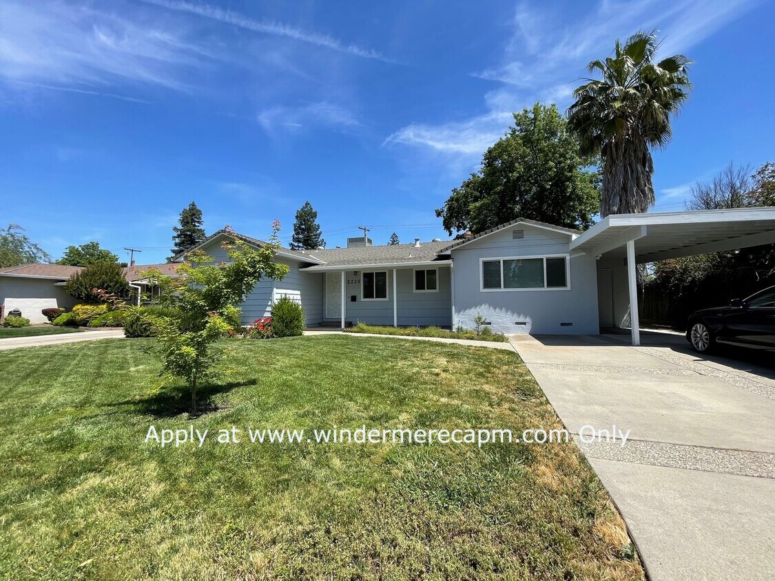 Primary Photo - Fabulous Hollywood Park home 2BDRM 2BATH +...