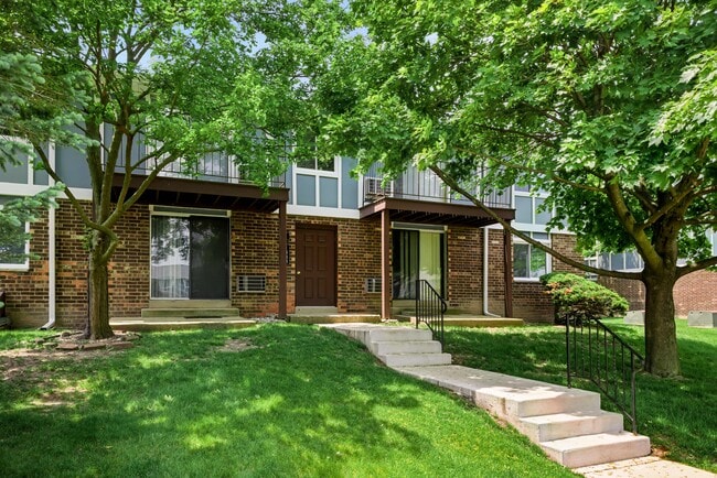 Foto del edificio - Camelot Apartments