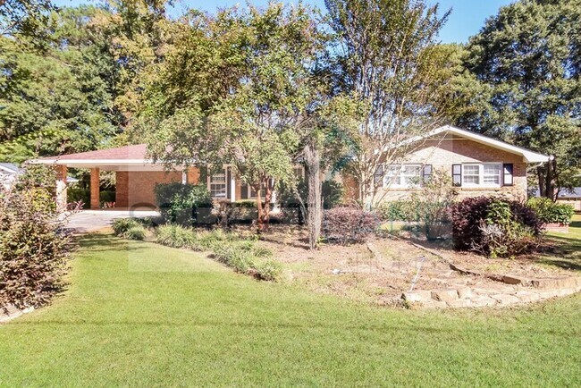 Building Photo - REDUCED!