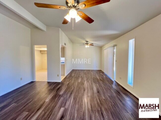 Foto del edificio - Great 3 bedroom home with large back yard ...