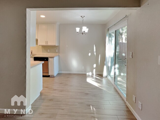 Building Photo - 2336 Villanova Cir