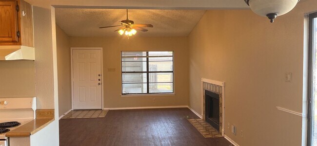 Building Photo - 3 br, 2 bath House - 6851 Arbor Springs Dr