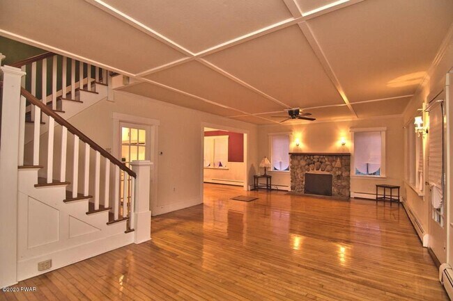 Foto del edificio - 110 W George St