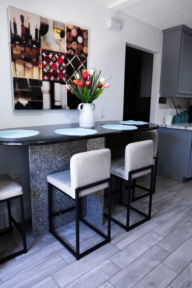 Foto del edificio - 10463 Alcott Dr