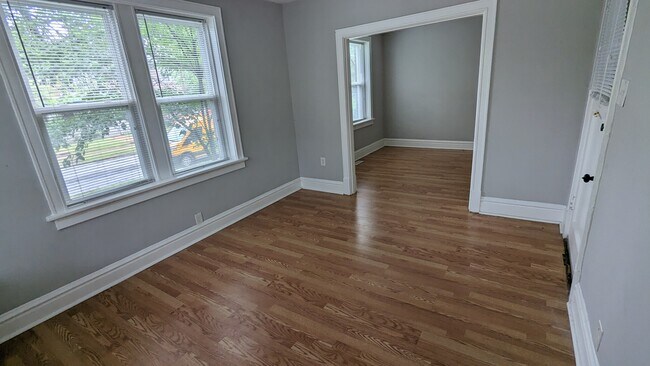 Foto del edificio - 3704 Hereford St