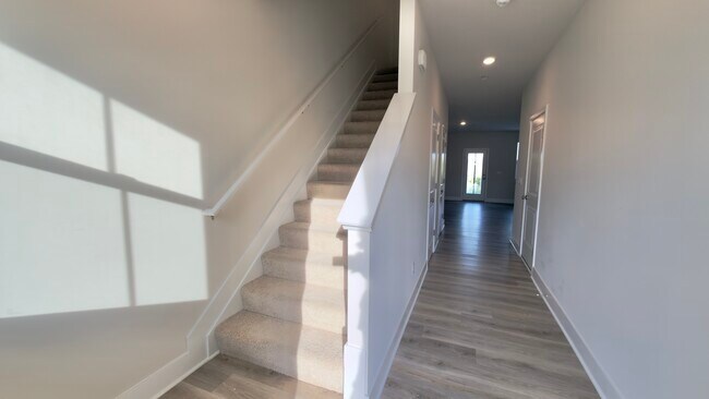 Building Photo - 106 Hopi Pl