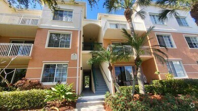 Building Photo - 8308 Myrtlewood Cir W