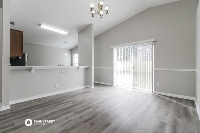 Building Photo - 2821 Woodruff Dr