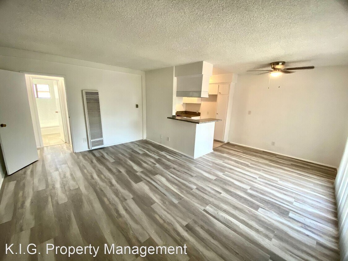 Foto principal - 1 br, 1 bath Apartment - 14109 Hatteras St...