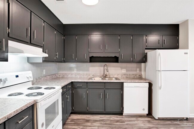 Foto del edificio - 1382 Fairchild St