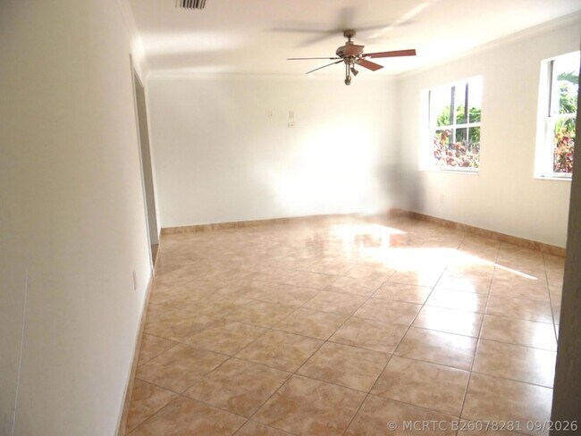 Foto del edificio - 1205 Mathis St