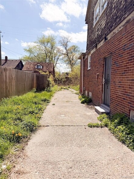 Foto del edificio - 5267 Haverhill St
