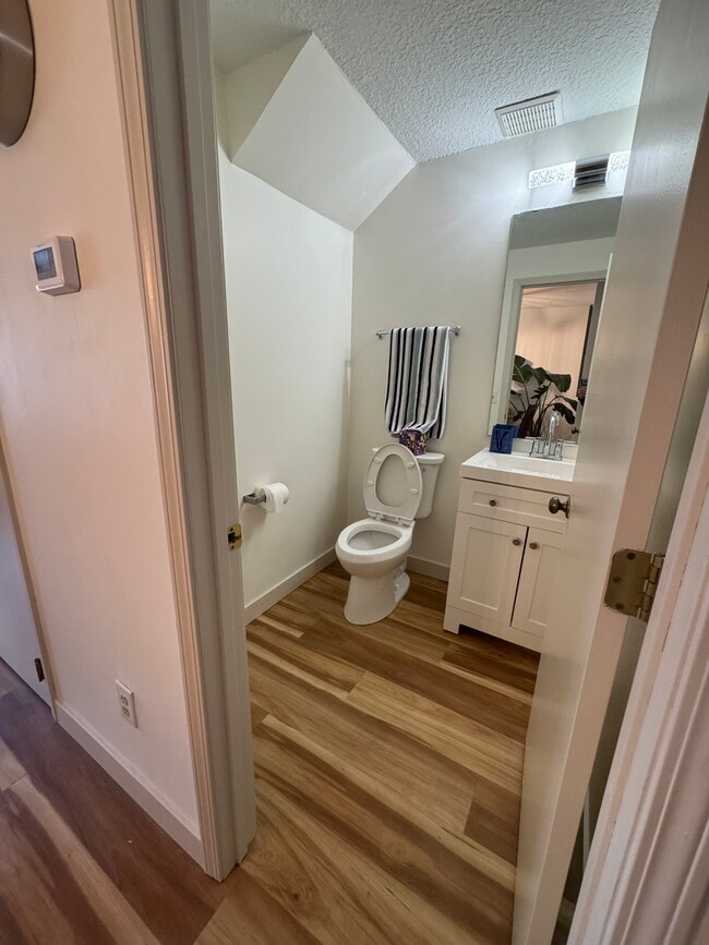 Building Photo - 2800 Highcliff Ct