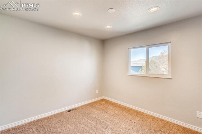 Foto del edificio - 3108 Moonbeam Cir S