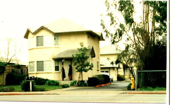 Primary Photo - 924 E Cotati Ave