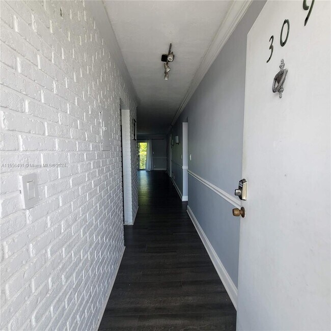 Building Photo - 240 Galen Dr