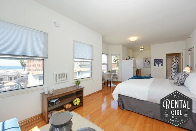 Foto del edificio - 26 Breeze Ave